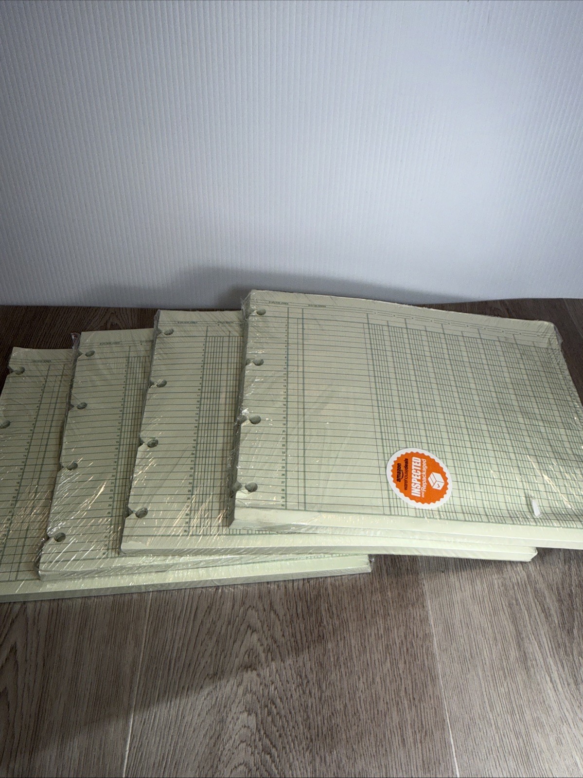 Lot 4 Wilson Jones Ledger Paper, Balance Ledger, 9-1/4″ x 11-7/8″ Green, 100 Eac