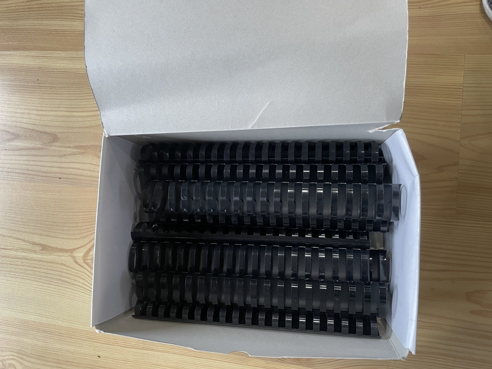 Office Depot ONE and 1/2” (3.8cm) Plastic Binding Combs 20 Count-Open Box