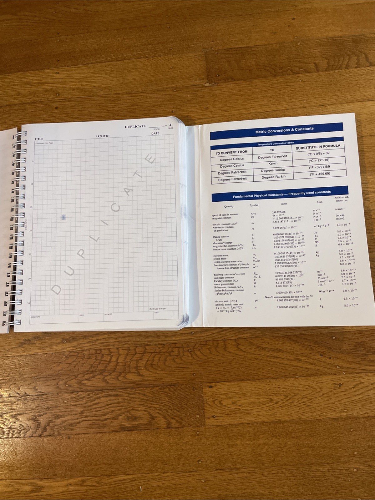 BookFactory Carbonless Lab Notebook/Laboratory Duplicator Book (Scientific Gr