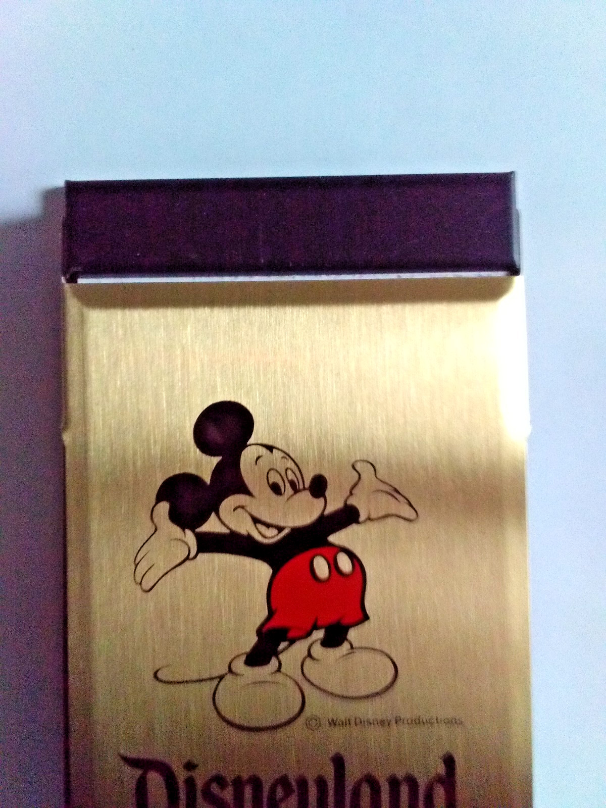 MICKEY MOUSE WALT DISNEYLAND DESK MEMO PAD GOLD COVER/BLACK BASE SUPER UBER NICE