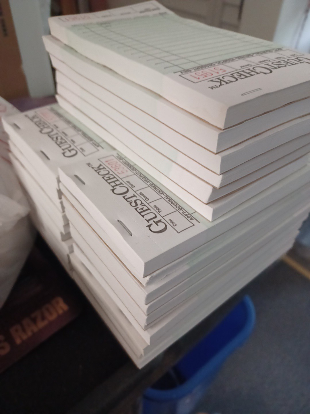 1-Part Guest Check Books w/stubs 3 3/8 x 7, 10 Pads, 500 total checks