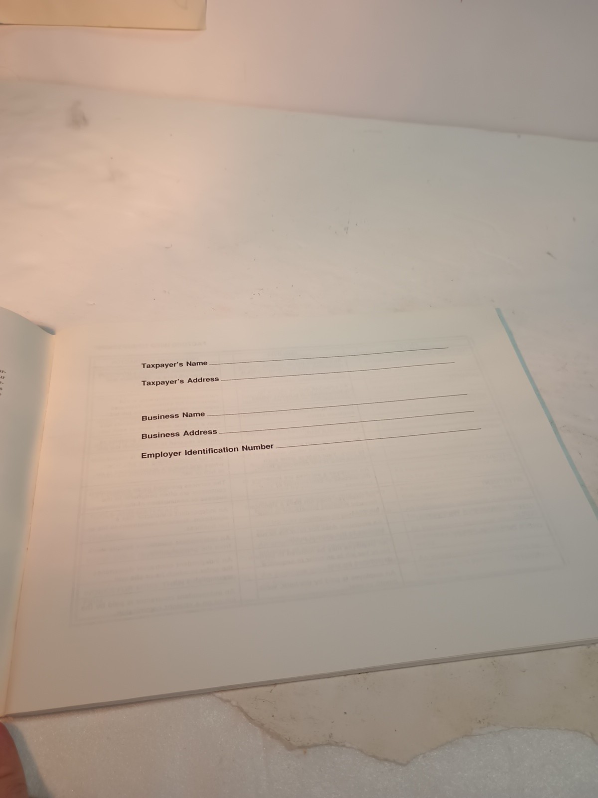 (1) PO New Vintage Business Tax Record Book H & R Block 2000 Dam From Storage.