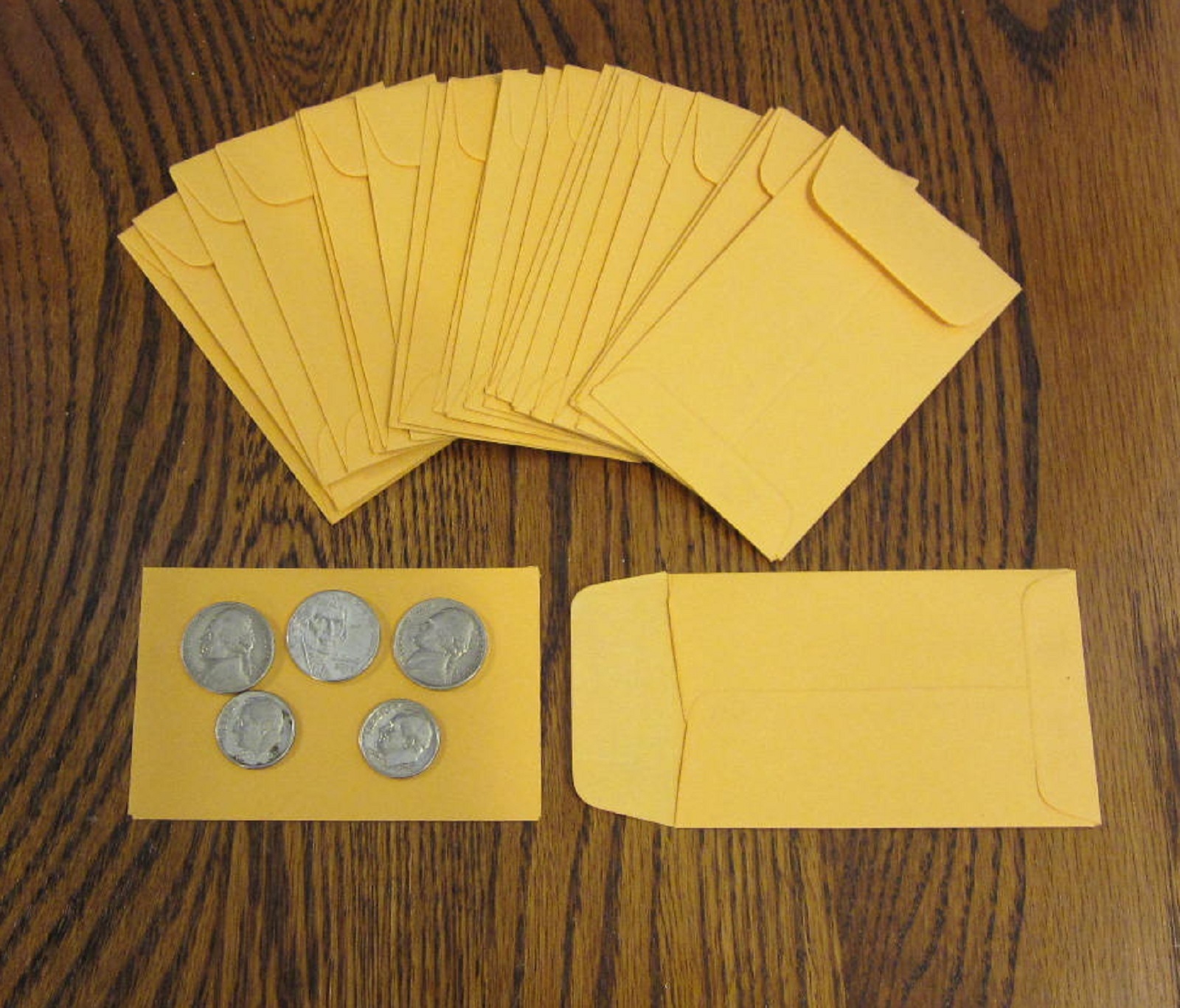 24 NEW UNIVERSAL KRAFT COIN ENVELOPES #1 SIZE 2.25″ BY 3.5″ WITH GUMMED FLAP