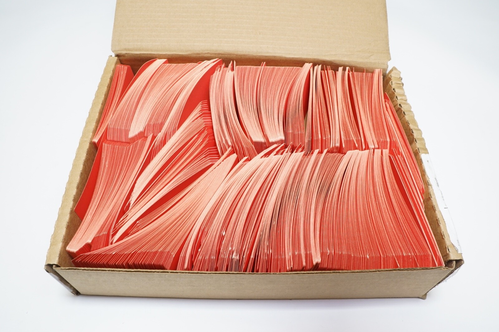 Lot of 1000 AVERY Shipping/Identification Tags, Unstrung, 4-3/4″x2-3/8″, Red