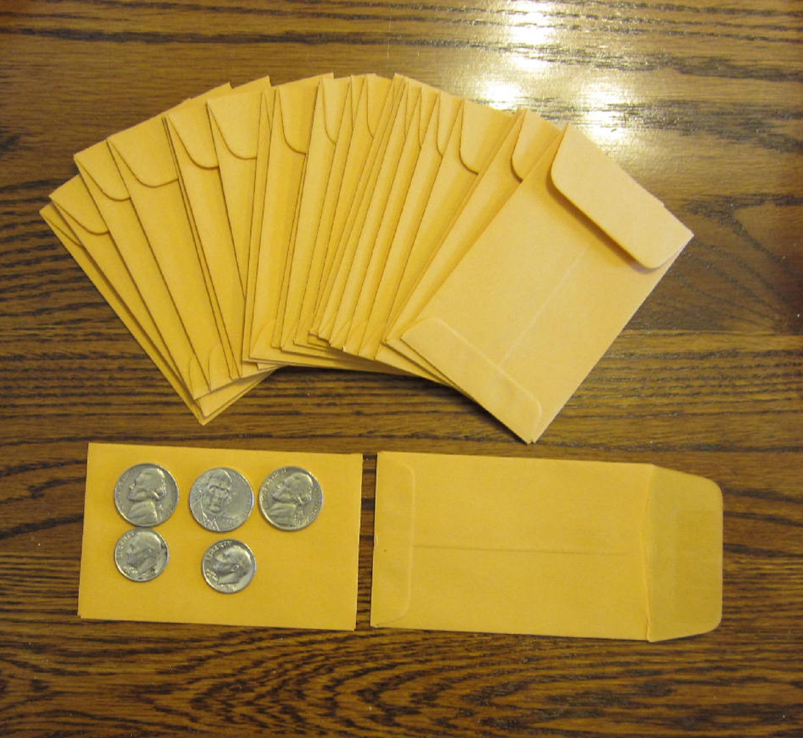24 NEW UNIVERSAL KRAFT COIN ENVELOPES #1 SIZE 2.25″ BY 3.5″ WITH GUMMED FLAP