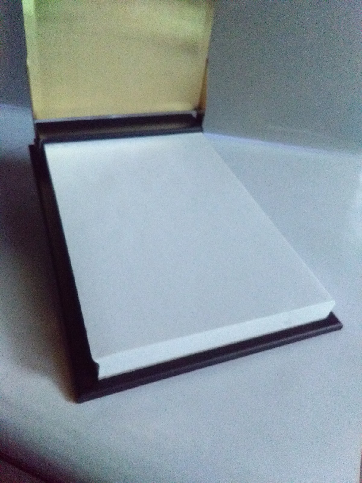 MICKEY MOUSE WALT DISNEYLAND DESK MEMO PAD GOLD COVER/BLACK BASE SUPER UBER NICE