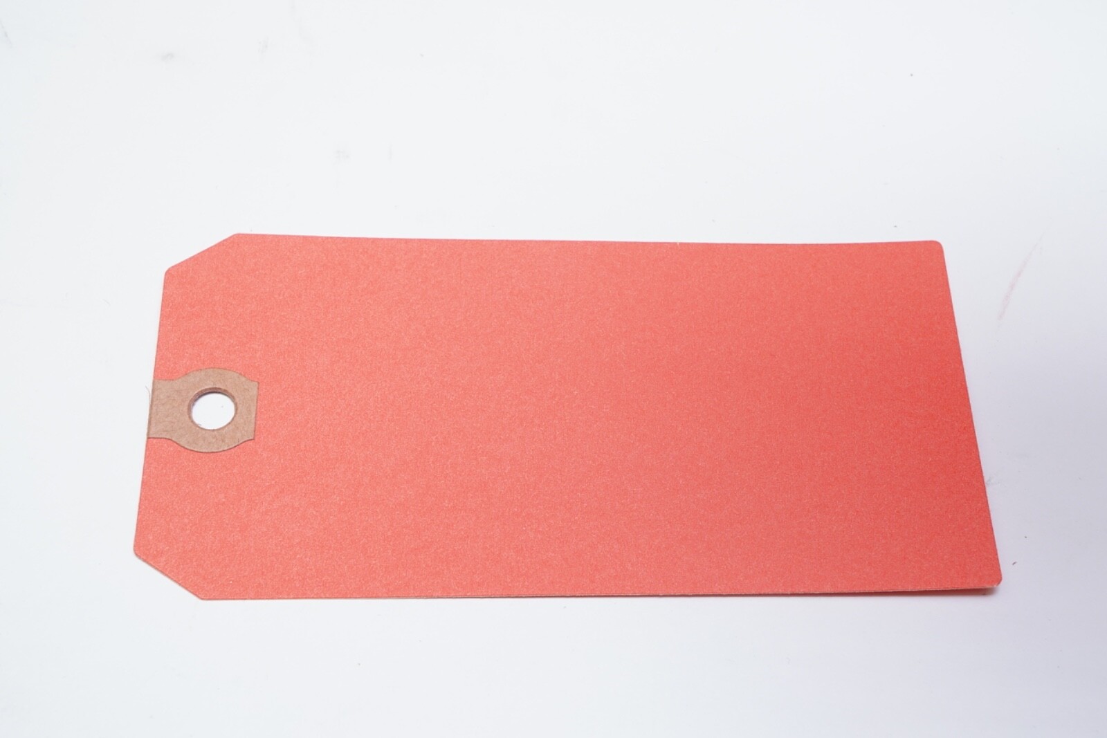 Lot of 1000 AVERY Shipping/Identification Tags, Unstrung, 4-3/4″x2-3/8″, Red