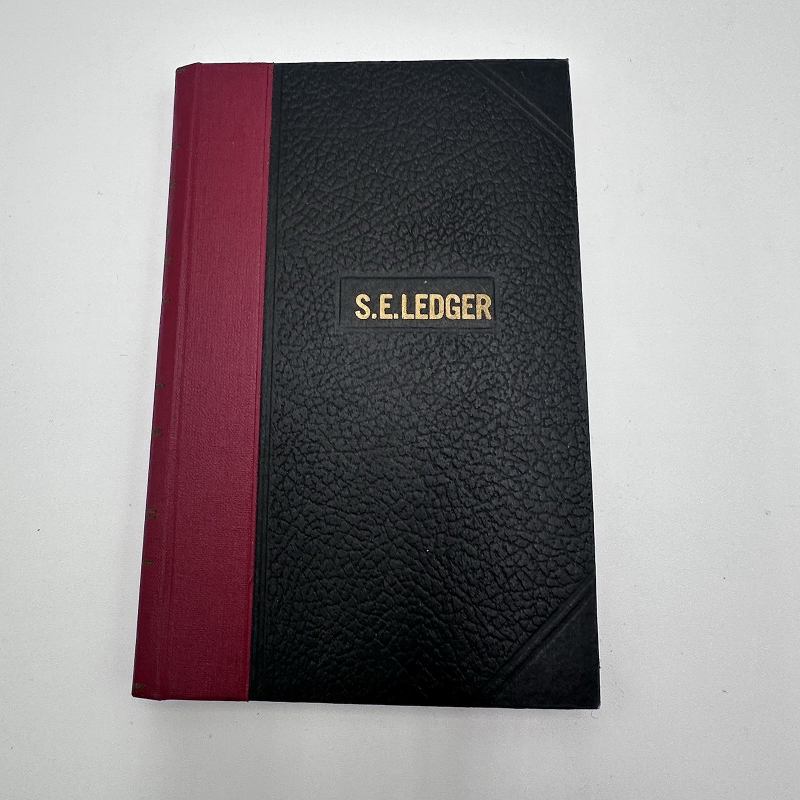 VTG Royal Vernon S.E. Ledger Book 2044-SEL Black Red Hardcover Ledger 144 Pages