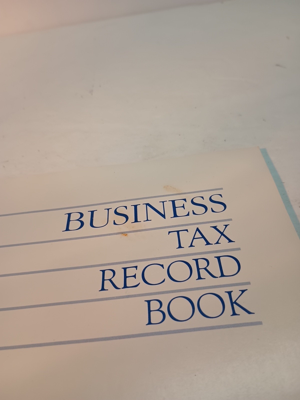(1) PO New Vintage Business Tax Record Book H & R Block 2000 Dam From Storage.
