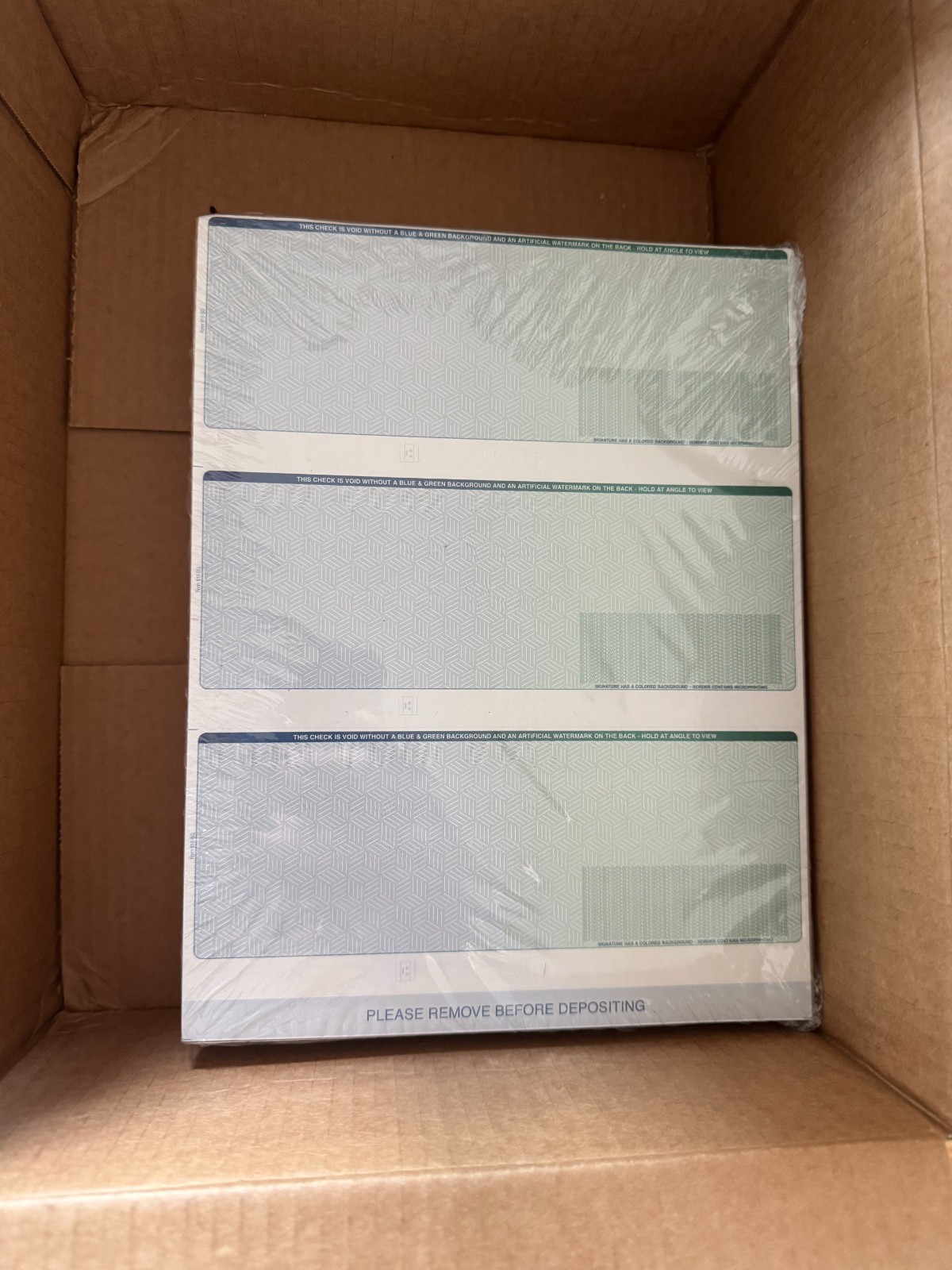 3-Up Computer Printerable Check Stock Blue Green Diamond 950 Sheets