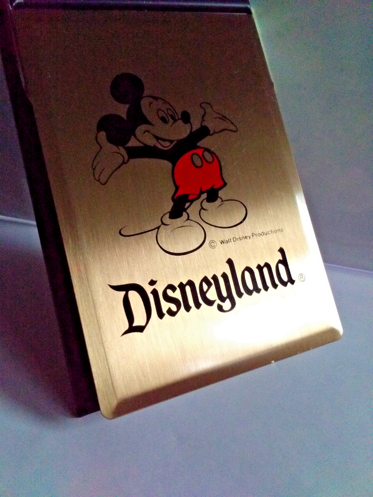 MICKEY MOUSE WALT DISNEYLAND DESK MEMO PAD GOLD COVER/BLACK BASE SUPER UBER NICE