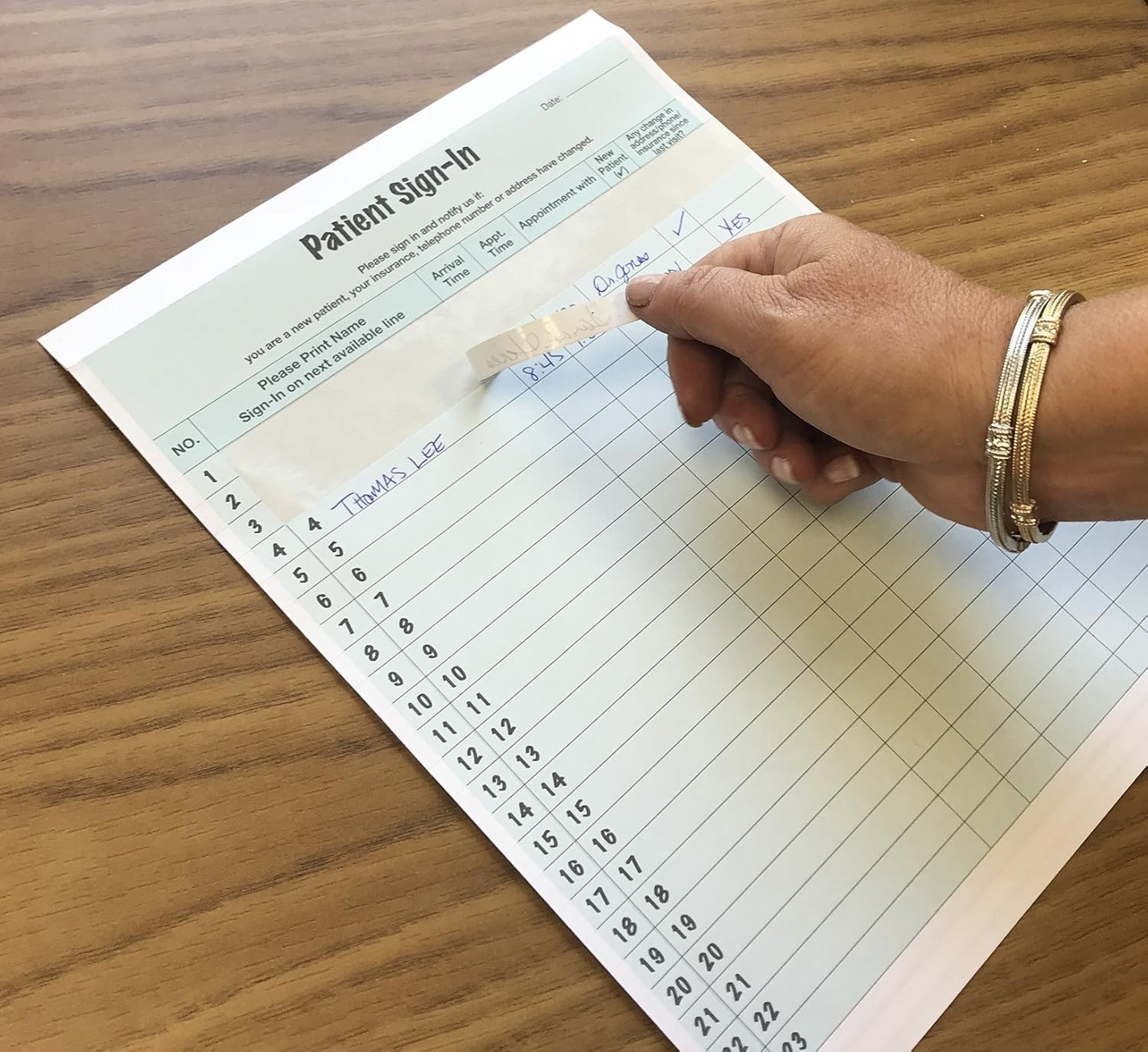Daily Patient Logs & Sign-in Forms – 250 Sheets, 8-1/2″ x 11″, Confidential